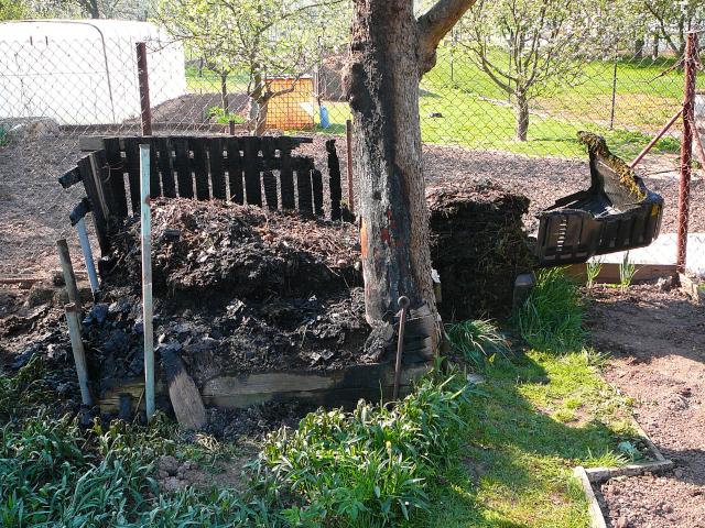 kompost po noční akci