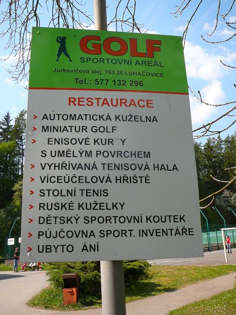 informační cedule přilehlého sportoviště