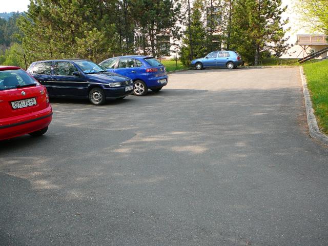 "naše" malé parkoviště