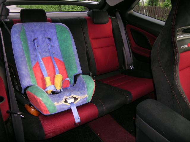 Sedačka malé pilotky....