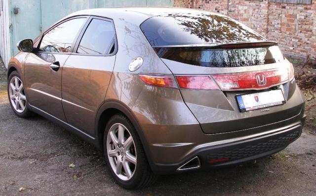 Plexi na zadnom okne 1