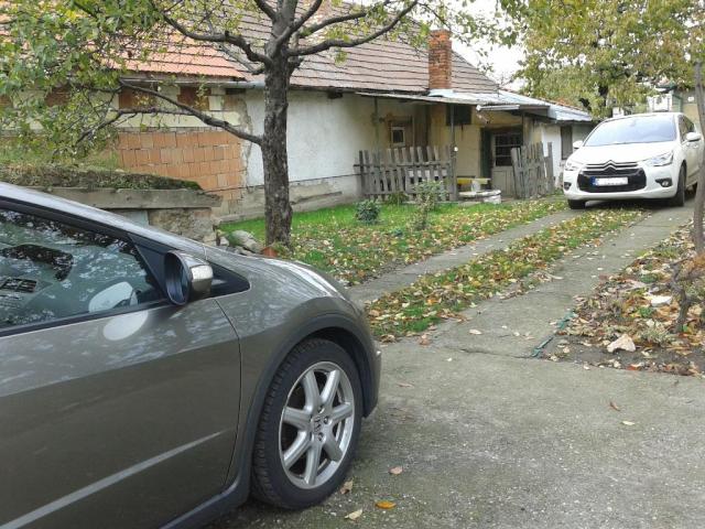 Old Civic vs. new DS4